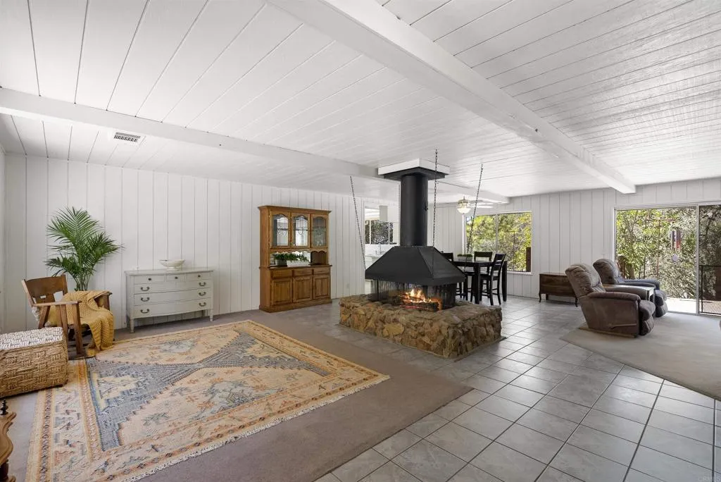 https://cdn.realtyfeed.com/cdn/127/307064636/328a524d697901dfd307a1ba8952b285.webp