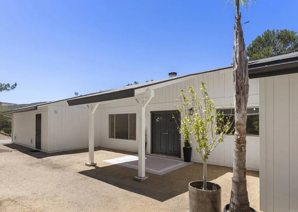 https://cdn.realtyfeed.com/cdn/127/307064636/9d320ddd9fad71dc1b6eeda7a7feaf1f.webp