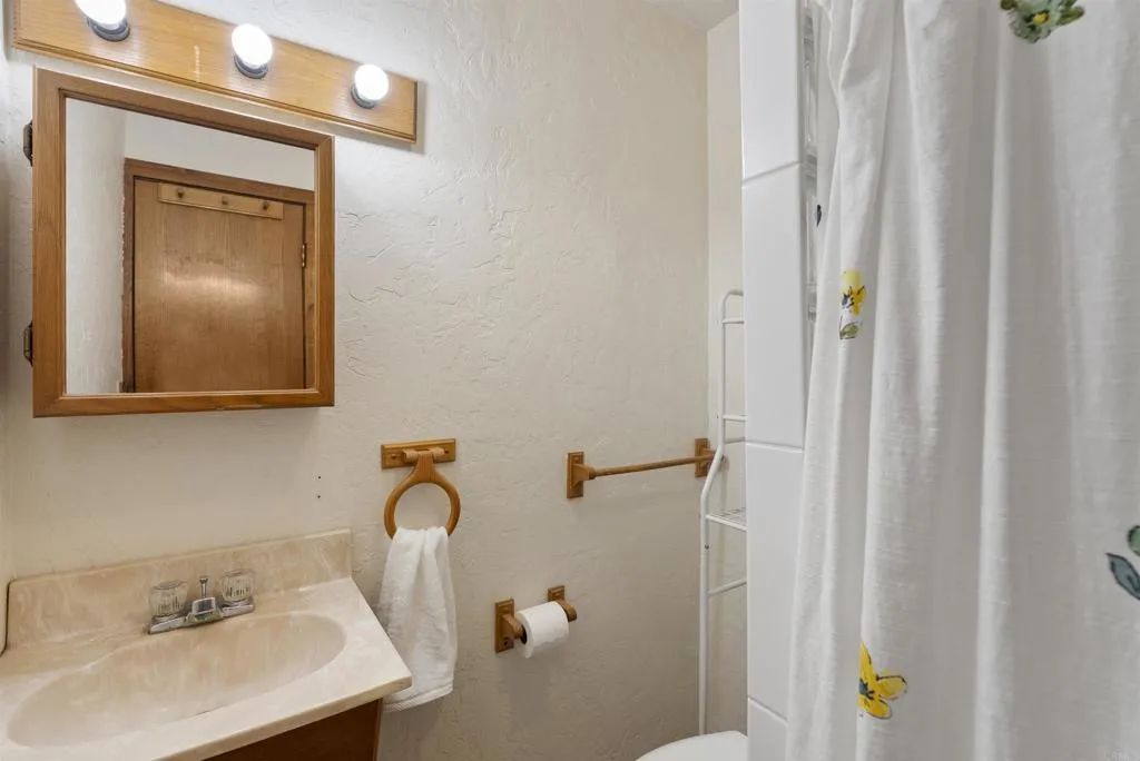 https://cdn.realtyfeed.com/cdn/127/307064636/a32af6aab08c5a5be78b458837411254.webp