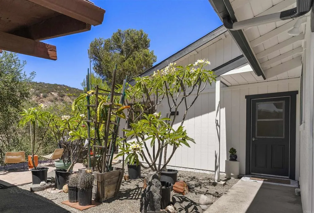 https://cdn.realtyfeed.com/cdn/127/307064636/af563957d8631700c4df30a664b7c4ad.webp