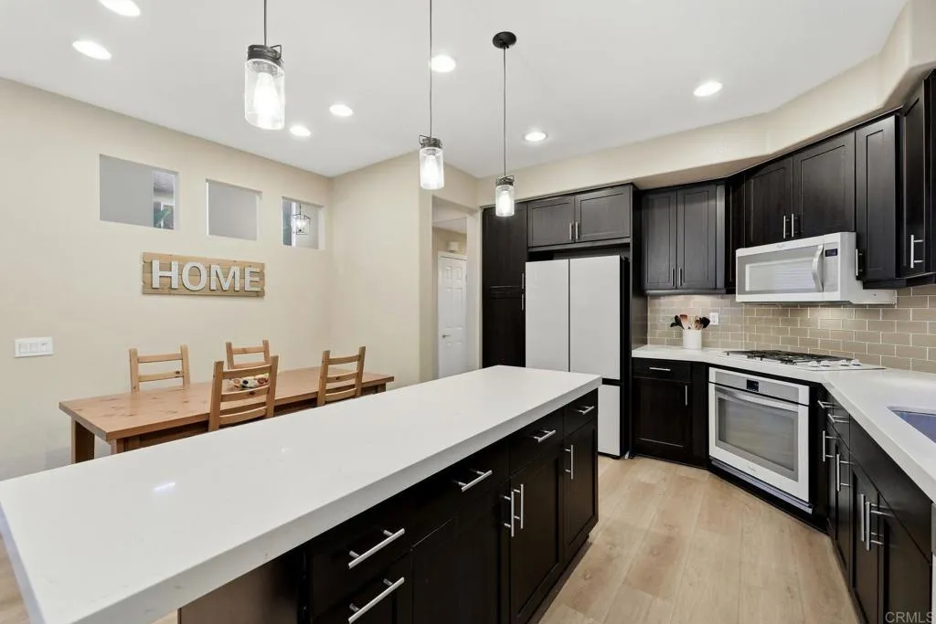 https://cdn.realtyfeed.com/cdn/127/307064655/343f0e81bd4be8c84c9052c8d285e9fb.webp
