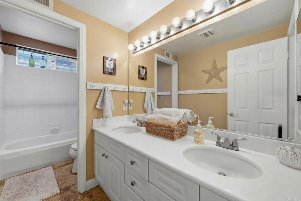 https://cdn.realtyfeed.com/cdn/127/307064655/9c86b9a58d5de229e5cd563d217100e7.webp