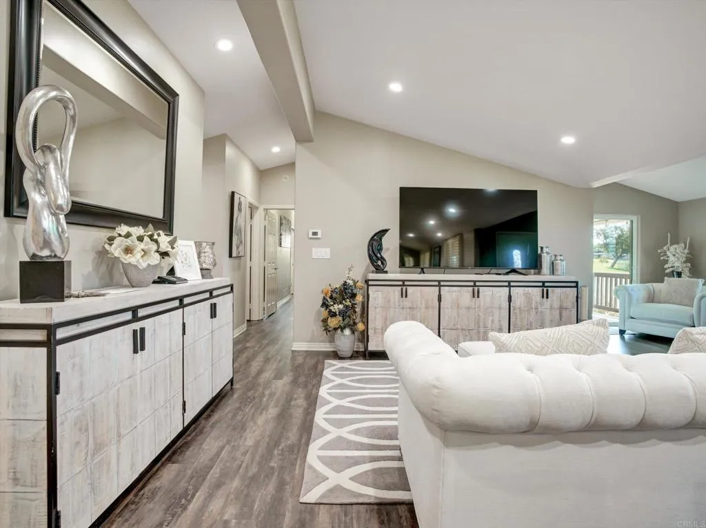 https://cdn.realtyfeed.com/cdn/127/307064685/02d5ed477b91eb83a9f044240af6414d.webp