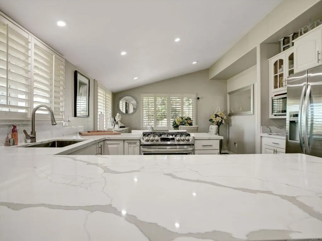 https://cdn.realtyfeed.com/cdn/127/307064685/bdf26cd537c3ff029d95d543f973a979.webp