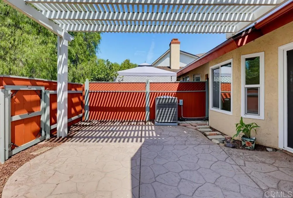 https://cdn.realtyfeed.com/cdn/127/307064709/240e0ffba9ee41c053ebb29d7c7d27bb.webp