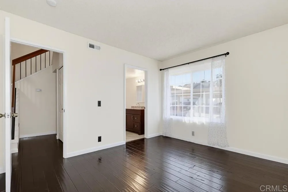 https://cdn.realtyfeed.com/cdn/127/307064709/9c6f9bdb60f55868734e5d05b4a14ee2.webp