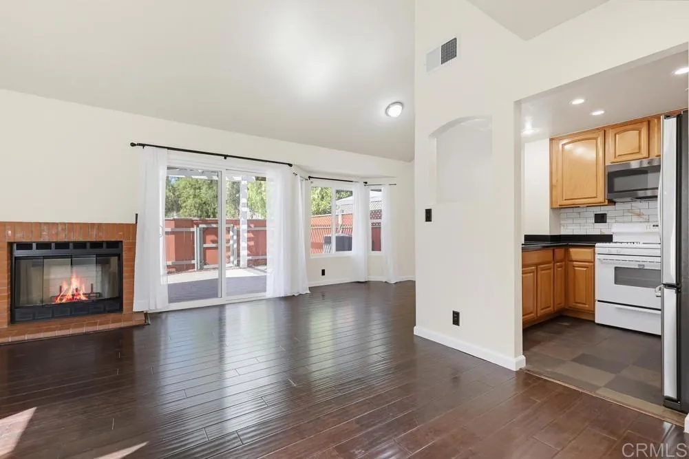 https://cdn.realtyfeed.com/cdn/127/307064709/bdb25f6cedceb8792815152d0f678d66.webp