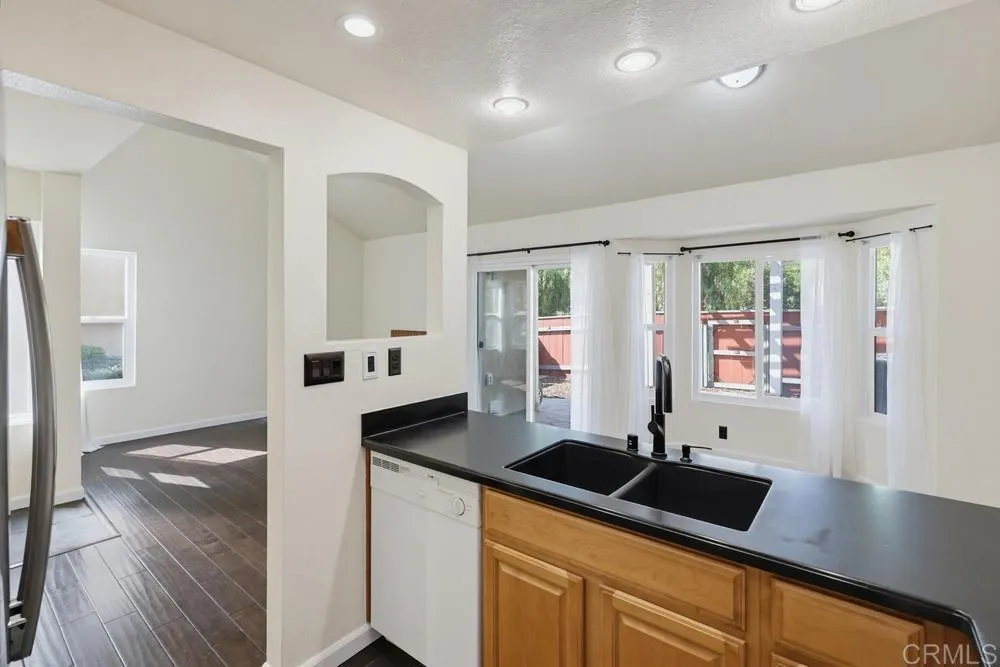 https://cdn.realtyfeed.com/cdn/127/307064709/d4a09f9ef2116fdcf621fb9f63b0ddda.webp