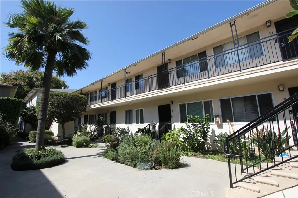 1831 E Appleton