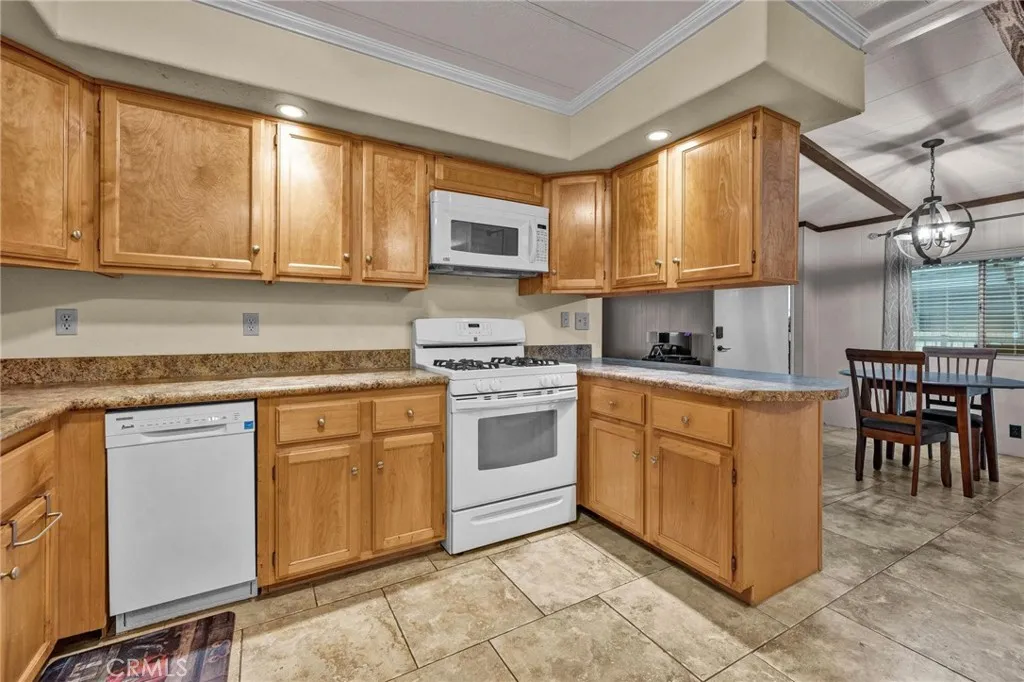https://cdn.realtyfeed.com/cdn/127/307064785/43da9dbdd77df181933a197f1d25926a.webp