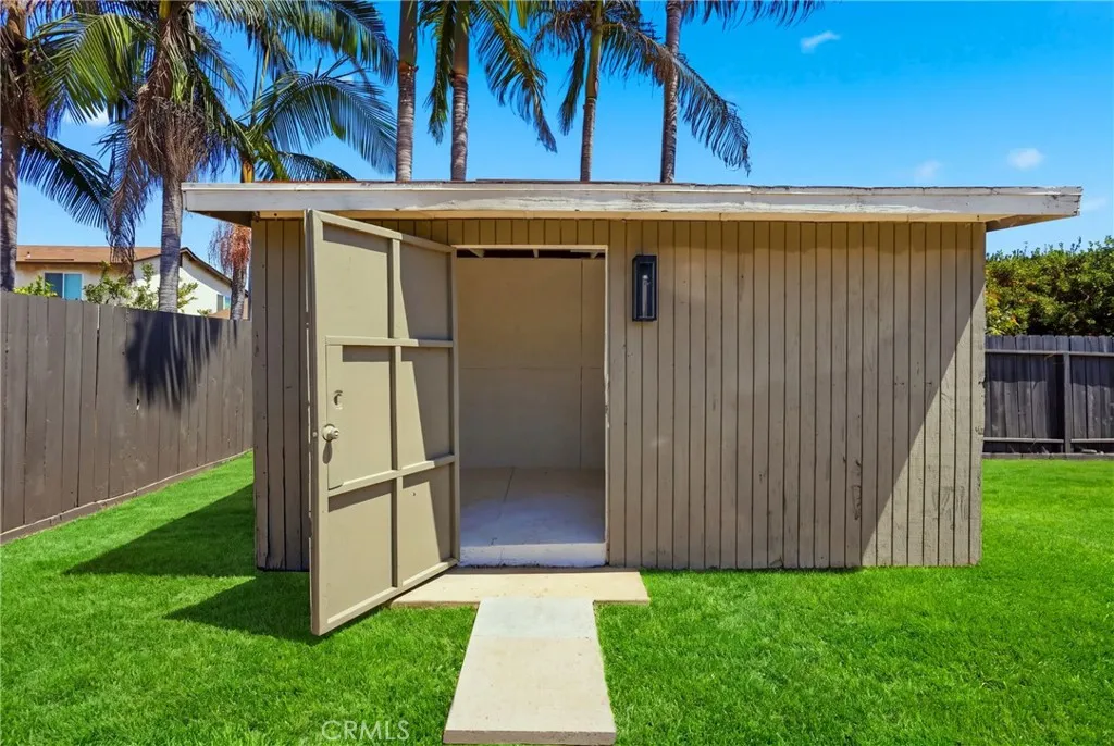 https://cdn.realtyfeed.com/cdn/127/307064800/967b343af8d5d022c25a68e484235d94.webp