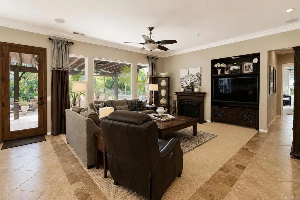 https://cdn.realtyfeed.com/cdn/127/307064826/2493c08285e85255d939d2551fc5ce2f.webp