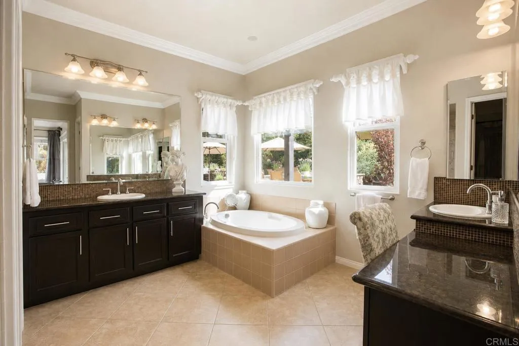 https://cdn.realtyfeed.com/cdn/127/307064826/2b2a9b0e3ed612541381d2cb4f8d4f10.webp