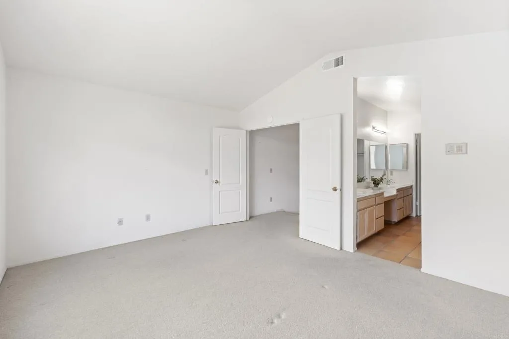 https://cdn.realtyfeed.com/cdn/127/307064830/23c56650978a63aff788b2a0a6d2c36a.webp