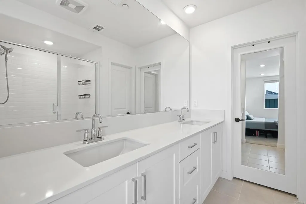https://cdn.realtyfeed.com/cdn/127/307064944/7b9978e242127404027f96c3b44beaea.webp