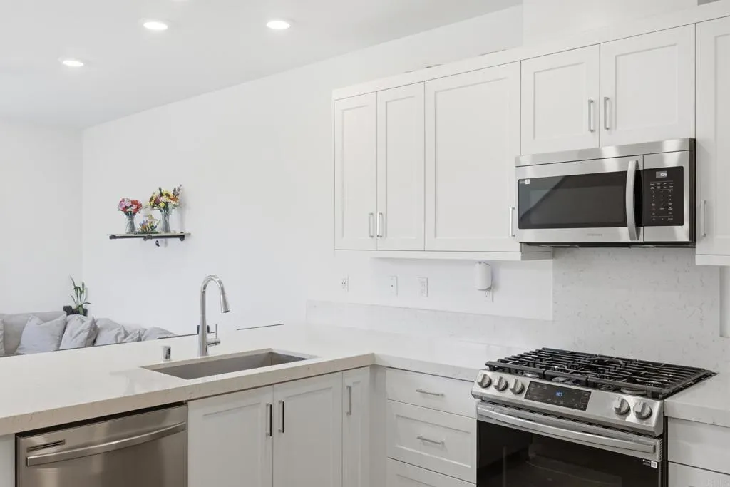 https://cdn.realtyfeed.com/cdn/127/307064944/914cd16b60e4f1f88a3a8fe00ef5555e.webp