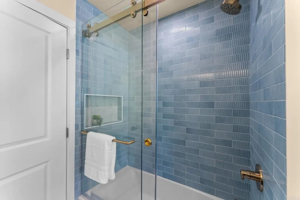 https://cdn.realtyfeed.com/cdn/127/307064985/892bfc1afd07128d73ebd89b8072885c.webp