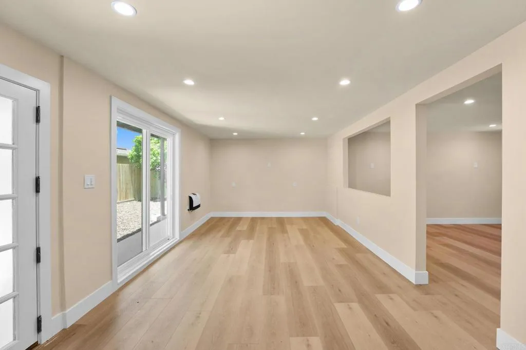 https://cdn.realtyfeed.com/cdn/127/307064985/b97db7f8424aac5c832041c1f35208d1.webp