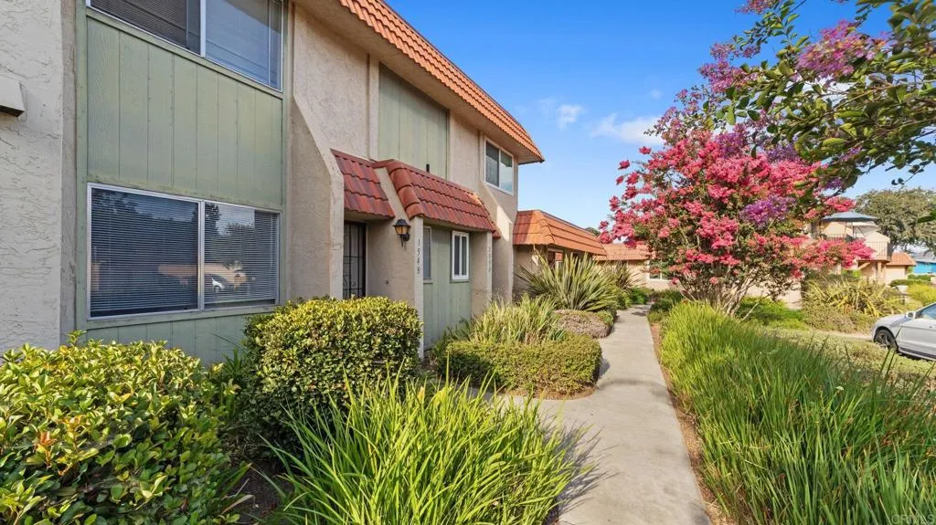 https://cdn.realtyfeed.com/cdn/127/307065008/60a234beeb9120be0fc49fdaf416ab32.webp