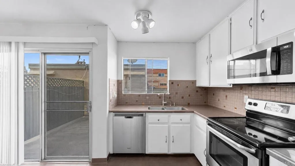 https://cdn.realtyfeed.com/cdn/127/307065008/baa57fb7faa40cb010021ce69f488fed.webp
