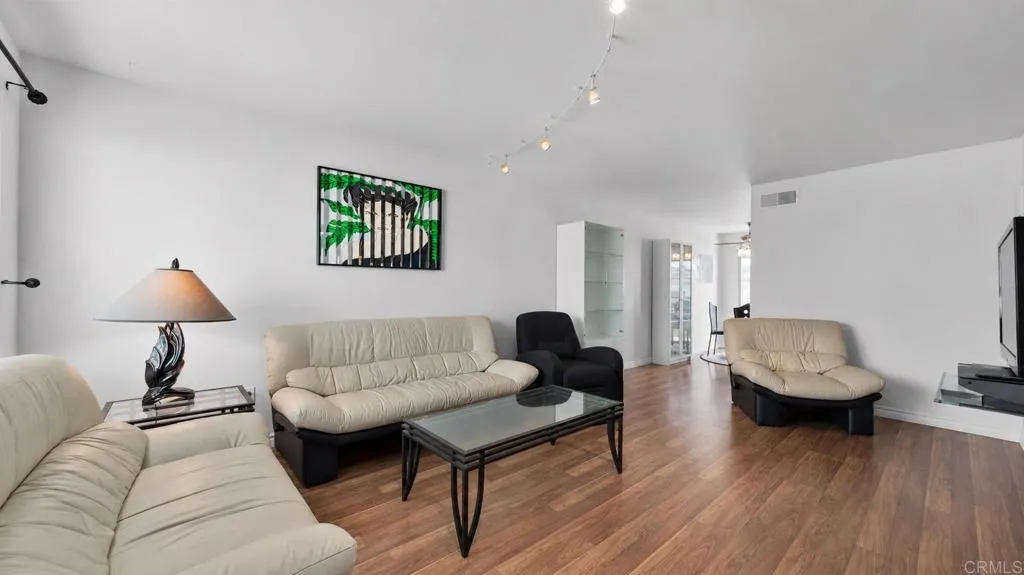 https://cdn.realtyfeed.com/cdn/127/307065008/dd7942360fbb80abf0c714e4eec5b024.webp