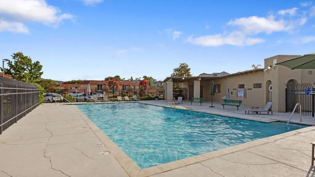 https://cdn.realtyfeed.com/cdn/127/307065008/f8610bf258e504b927feec103bdb6a00.webp