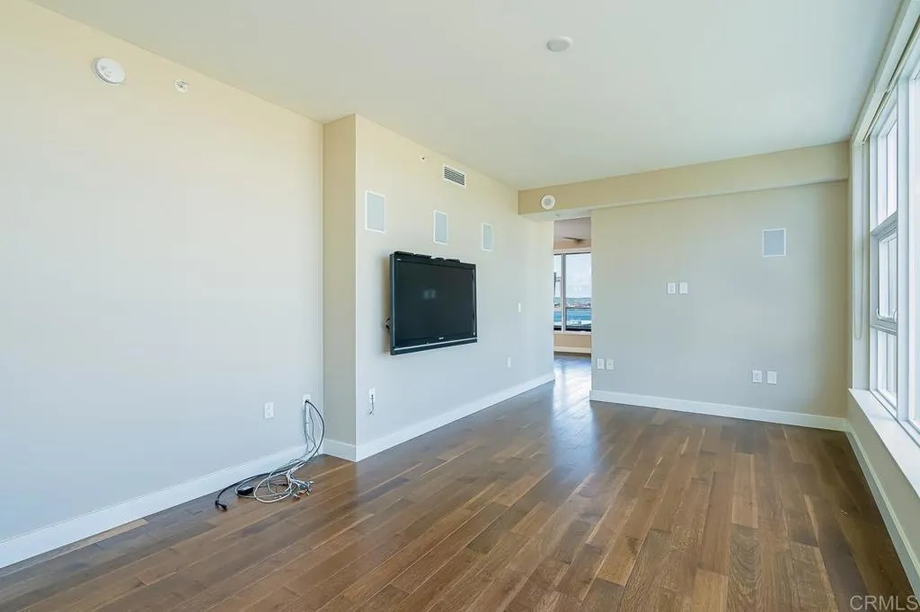 https://cdn.realtyfeed.com/cdn/127/307065009/15fc776c8d07f5ae866b0074c221346b.webp