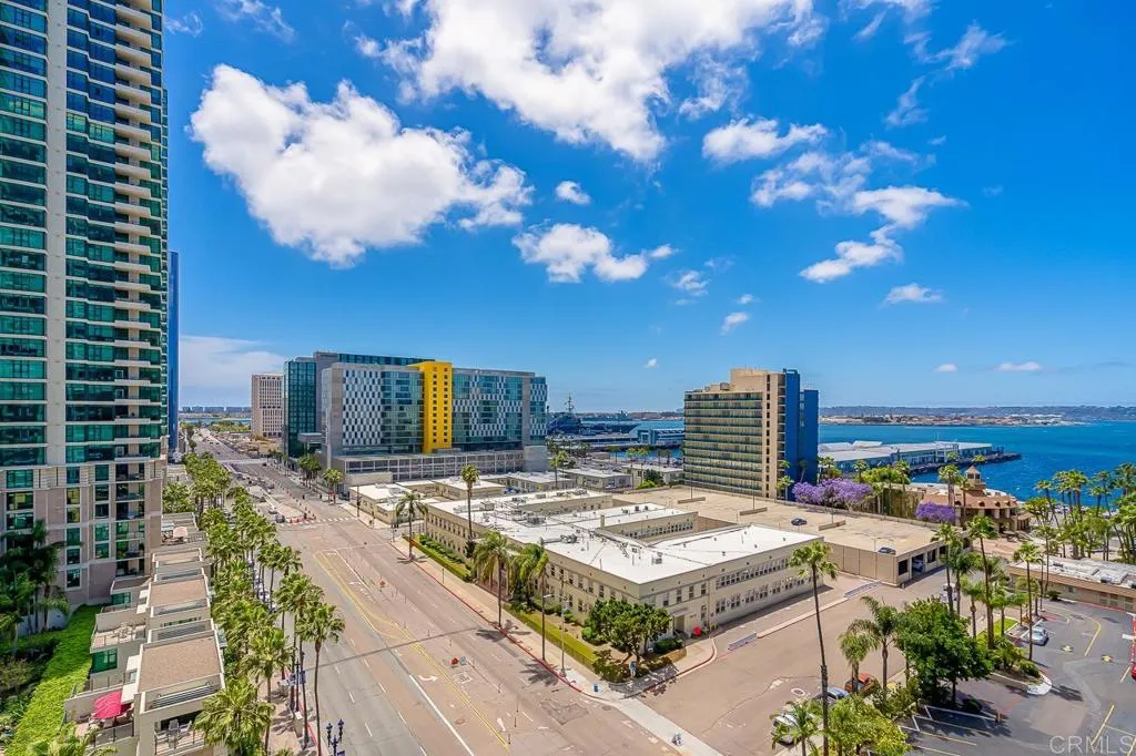 https://cdn.realtyfeed.com/cdn/127/307065009/db7ed381ed17d8551450397cb4476905.webp