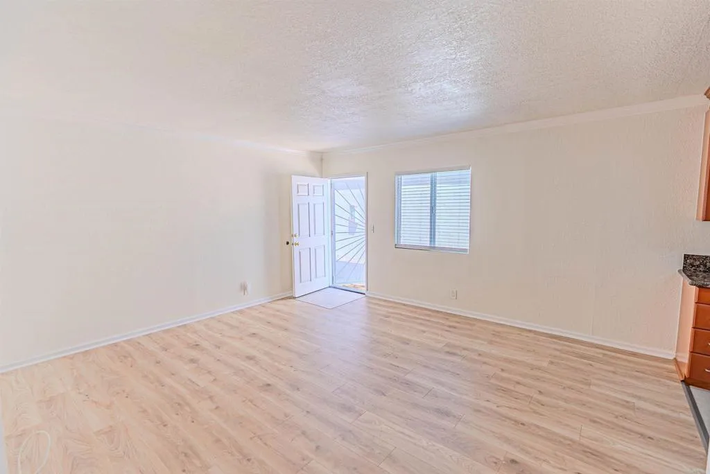https://cdn.realtyfeed.com/cdn/127/307065057/eb510d7698430c079d6c4b5e34966c1f.webp