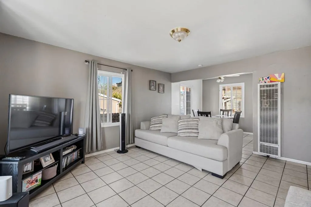 https://cdn.realtyfeed.com/cdn/127/307065159/ed0ec6e3d1fe6c10a046cbe8fea2376c.webp