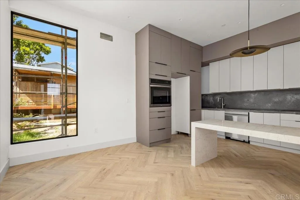 https://cdn.realtyfeed.com/cdn/127/307065230/b906aaf8ef8f2a0568d16237ce69fe6a.webp