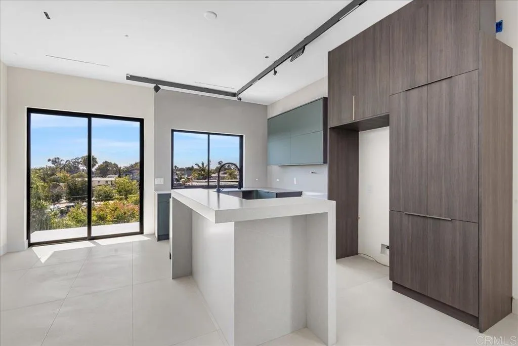 https://cdn.realtyfeed.com/cdn/127/307065230/f1bff32a97d610d8ddb5356fa8a13373.webp