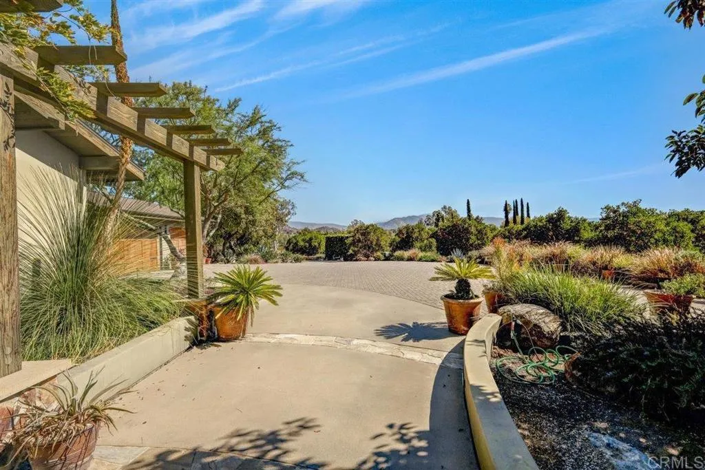 https://cdn.realtyfeed.com/cdn/127/307065305/349844014e915ef6d3e7f43cb9abe361.webp
