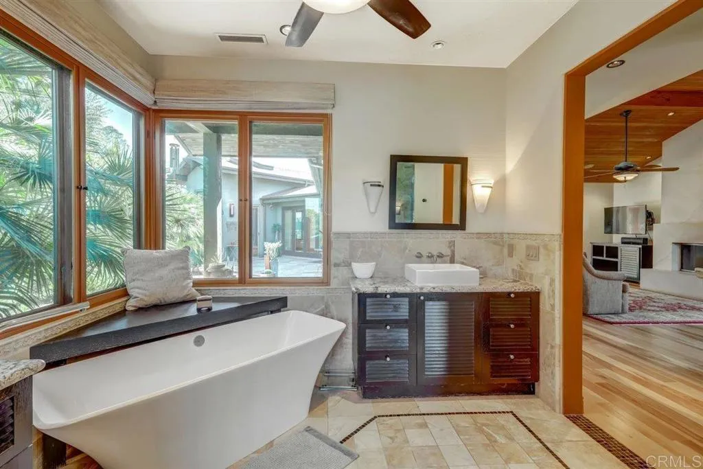 https://cdn.realtyfeed.com/cdn/127/307065305/5a9cfd97c006376b90547280ca859cb7.webp