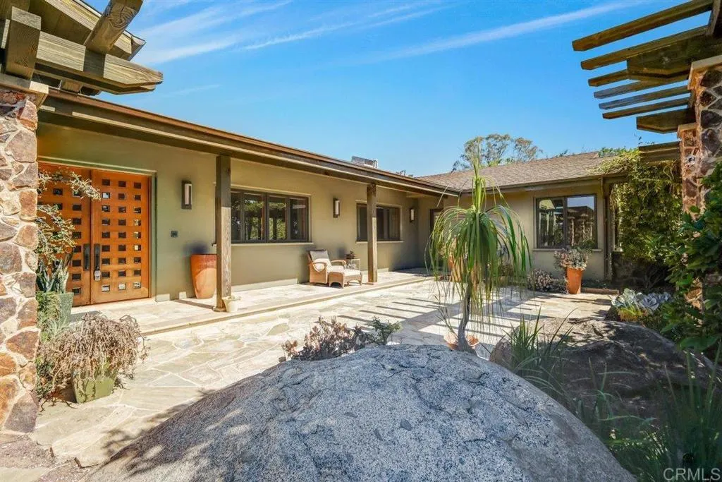 https://cdn.realtyfeed.com/cdn/127/307065305/849bad6c2d4152e5028a4c6417d7b276.webp