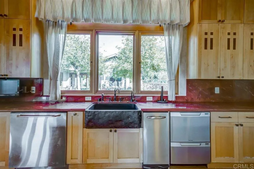 https://cdn.realtyfeed.com/cdn/127/307065305/8c5eb7584f772730ec0b29ceaf668dab.webp