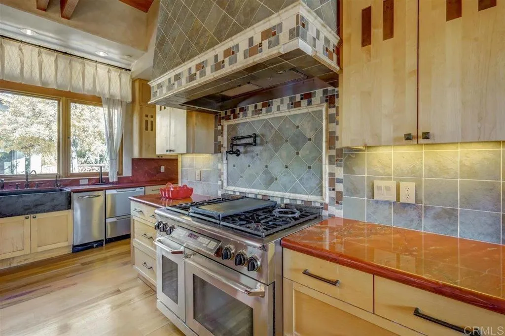 https://cdn.realtyfeed.com/cdn/127/307065305/8ebfef63ab24c68cf3942dbf9848983d.webp