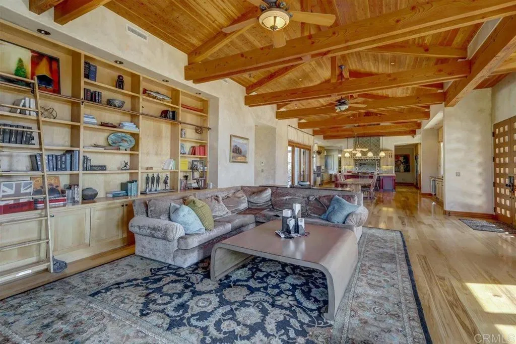 https://cdn.realtyfeed.com/cdn/127/307065305/977654b9c5bbbb015f42dfc144e7c5b7.webp