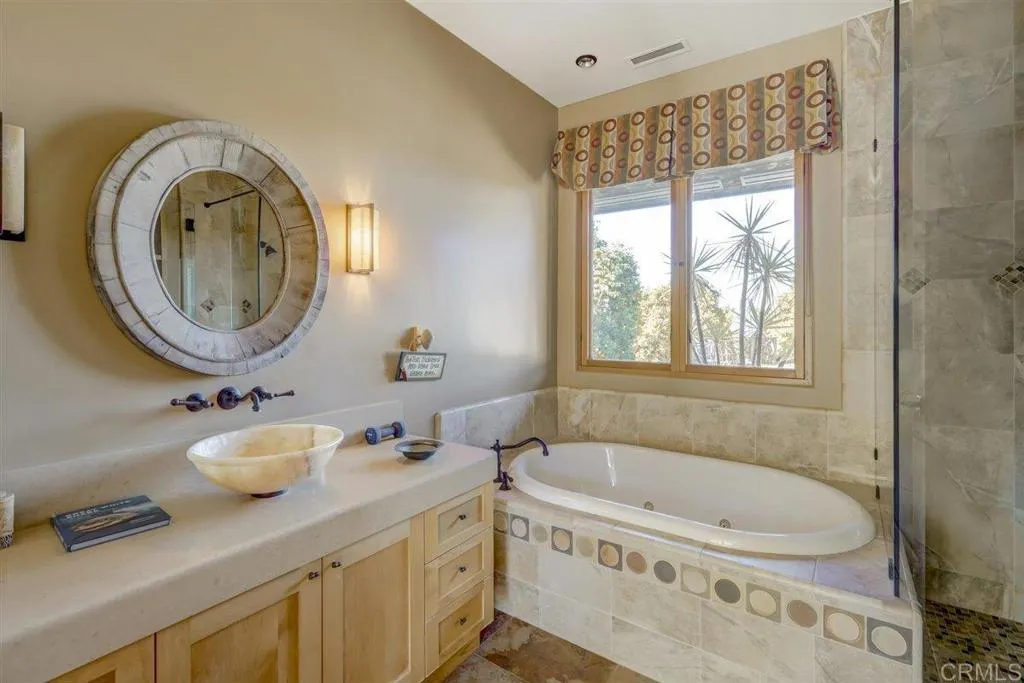 https://cdn.realtyfeed.com/cdn/127/307065305/bcef962627ed7d07deb1630fb33772f8.webp
