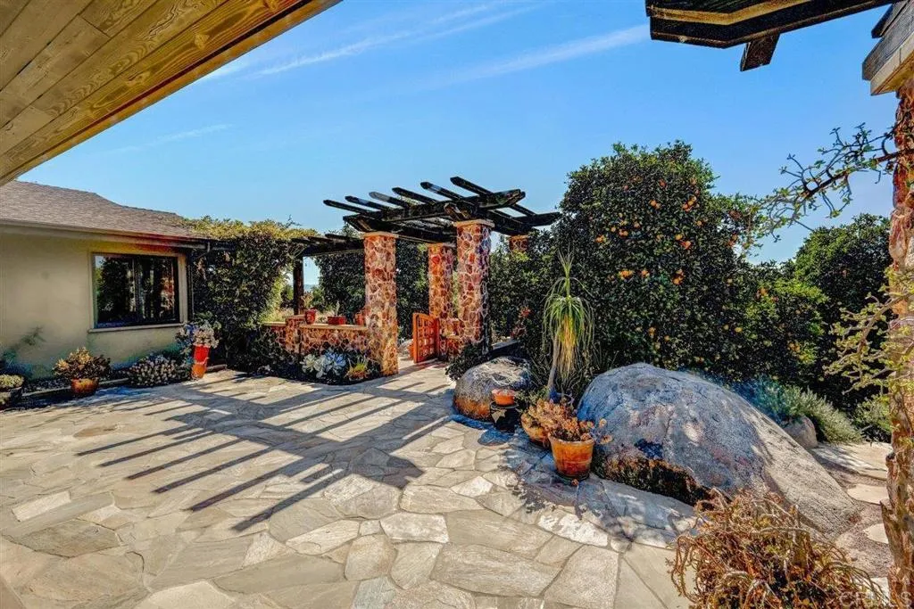 https://cdn.realtyfeed.com/cdn/127/307065305/f3923834141173268b84dee5ebcad18f.webp
