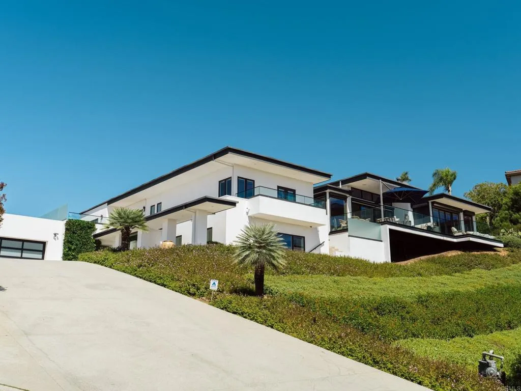 https://cdn.realtyfeed.com/cdn/127/307065307/25d9f541026a26b5ee5def3aea784a93.webp