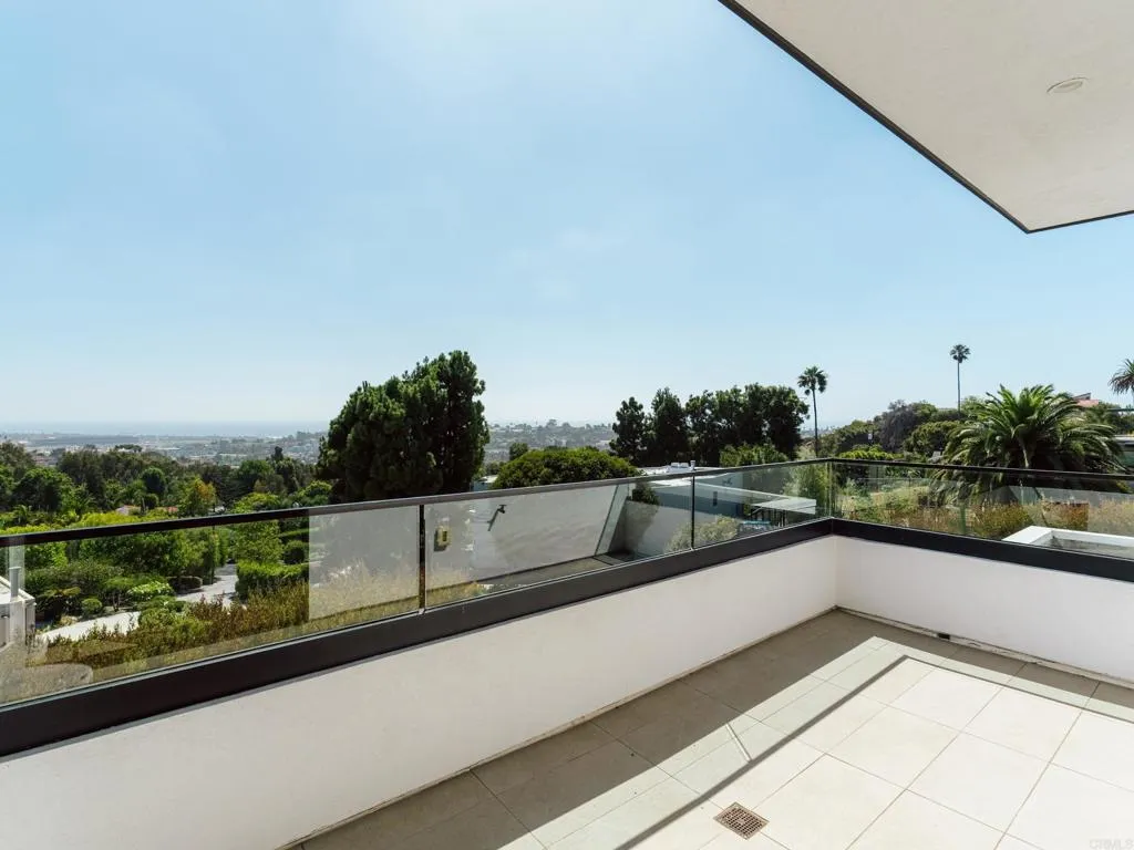 https://cdn.realtyfeed.com/cdn/127/307065307/2d82452b4bc5733002c04fc3b5b57f6d.webp