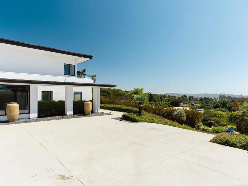https://cdn.realtyfeed.com/cdn/127/307065307/3d1bf9f11fe34aa301300ad0b897b719.webp