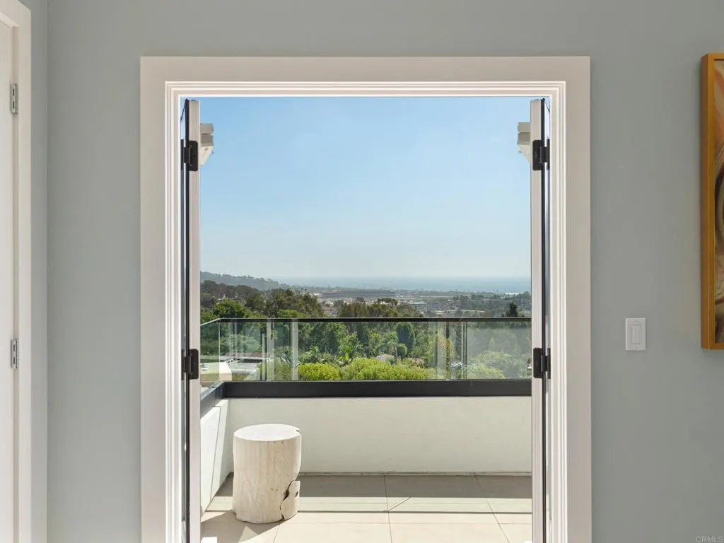 https://cdn.realtyfeed.com/cdn/127/307065307/66d127decd0de4be4de36afca2dc08fb.webp