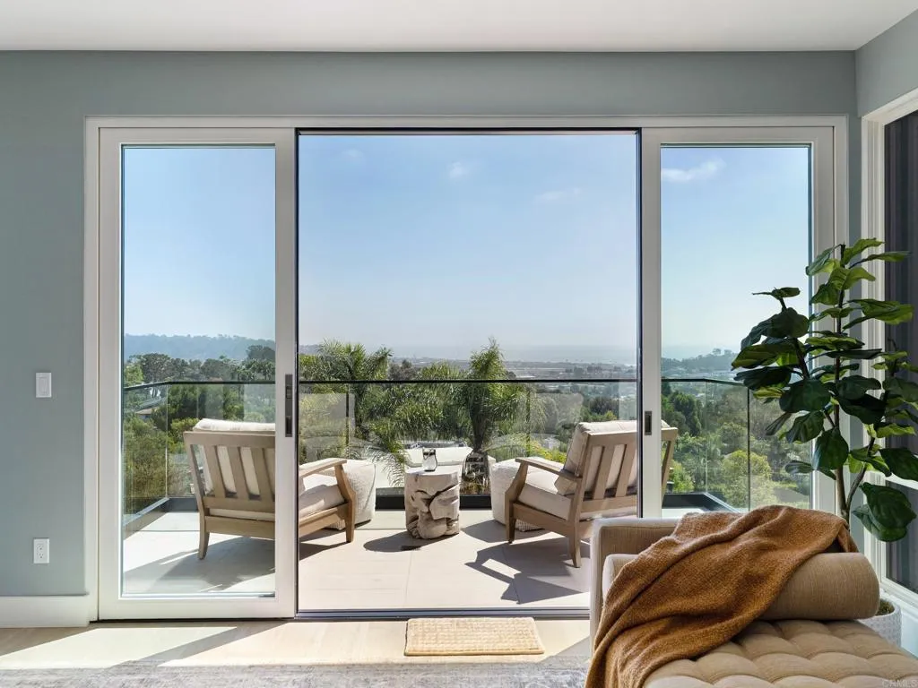 https://cdn.realtyfeed.com/cdn/127/307065307/949cc58b2a64afd2f99692cfff20d957.webp