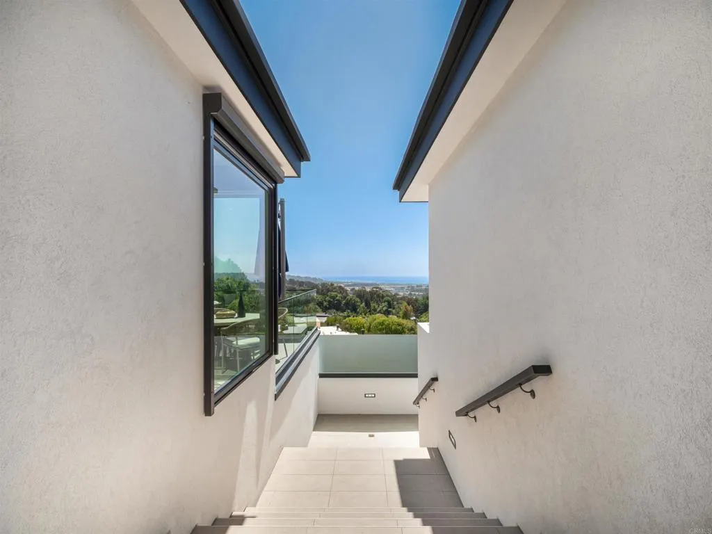 https://cdn.realtyfeed.com/cdn/127/307065307/c5e799198a72f4d10da53a105d7bc67b.webp