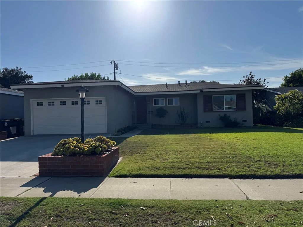 Fullerton, CA 92833