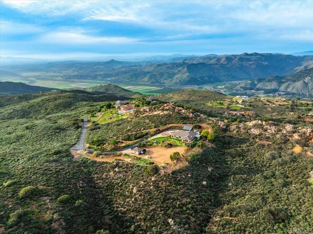 https://cdn.realtyfeed.com/cdn/127/307065414/1edb9252e263017e812d5b59f4d20694.webp