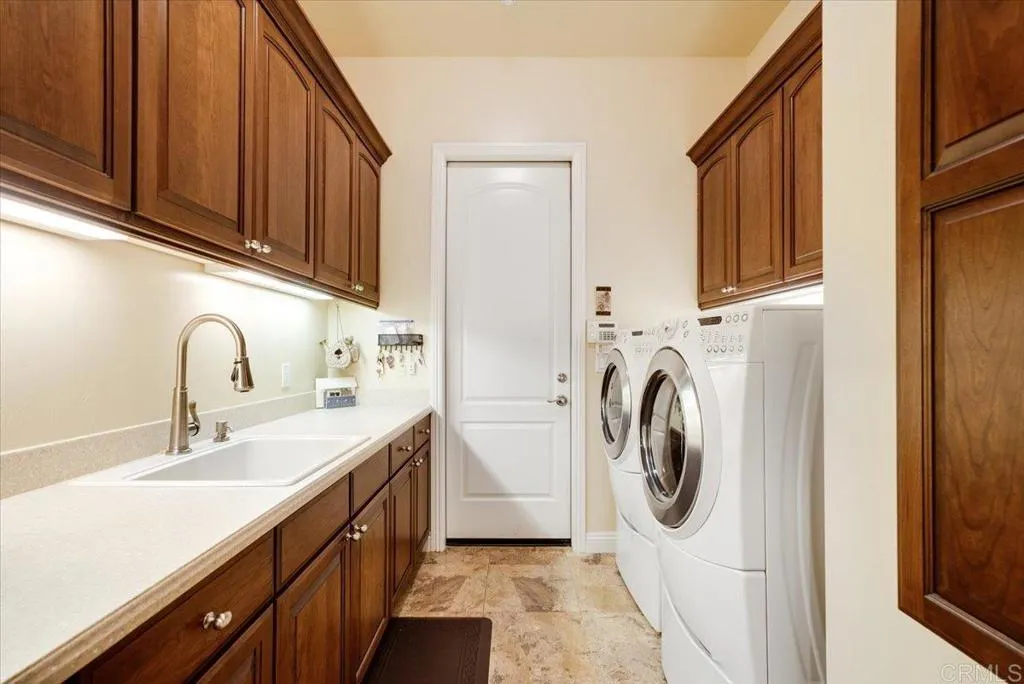 https://cdn.realtyfeed.com/cdn/127/307065414/207140e34d2f1e3157186b9c2278fd23.webp