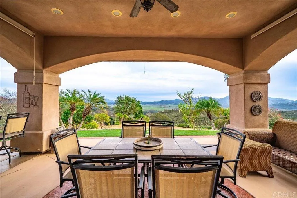 https://cdn.realtyfeed.com/cdn/127/307065414/21a0d2dcb81864bd3585af8217500d89.webp